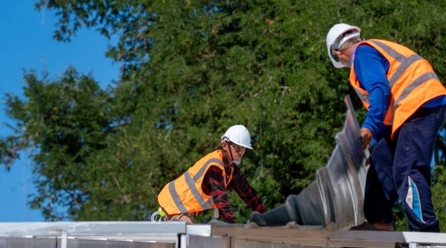 Professional gutter cleaning in Scottdale, GA